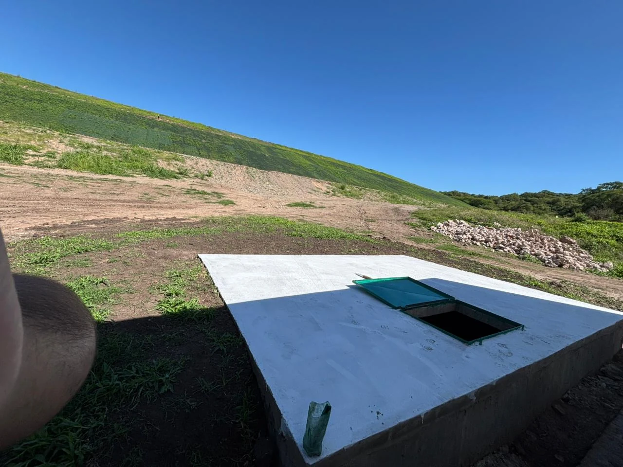 Cámara técnica de infraestructura construida en campo